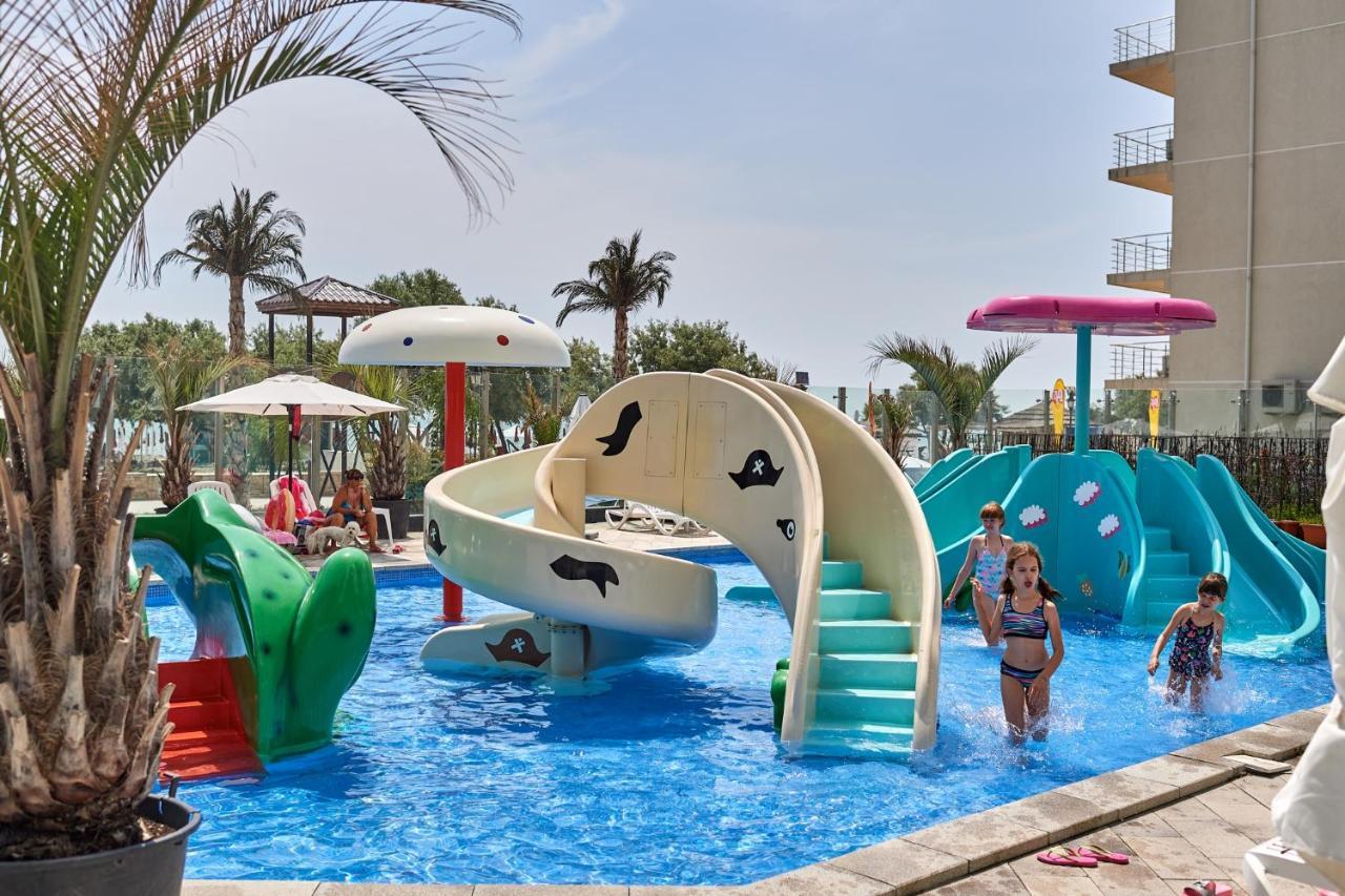 Coral Aparthotel Pool & Spa Mamaia Nord Navodari Dış mekan fotoğraf