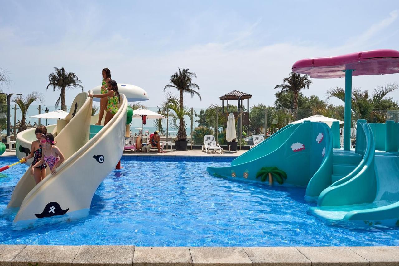 Coral Aparthotel Pool & Spa Mamaia Nord Navodari Dış mekan fotoğraf